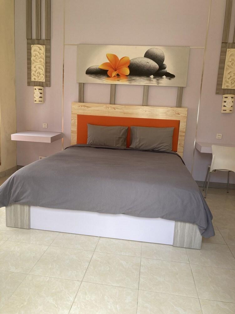 Villa Agung Beach Inn Ловина Экстерьер фото